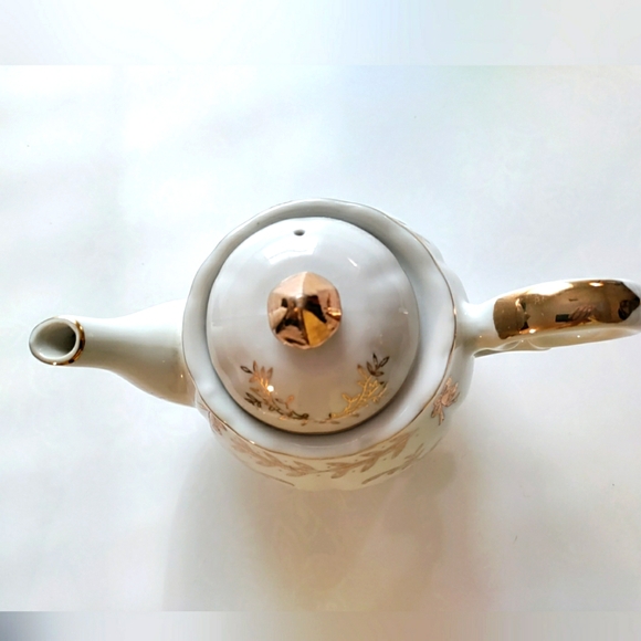 Musical China 50th Anniversary Hand-Painted Teapot with Lid Gold & White New - Picture 4 of 7